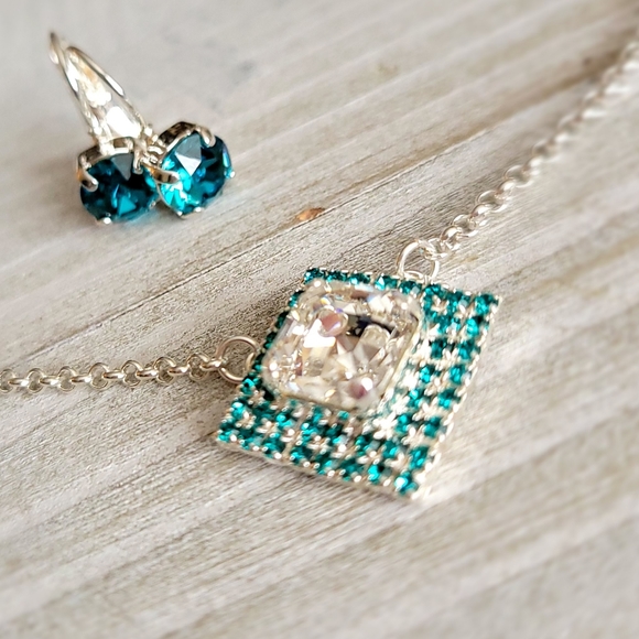 Austrian Crystal Earrings in Shiny Silver - Picture 5 of 5